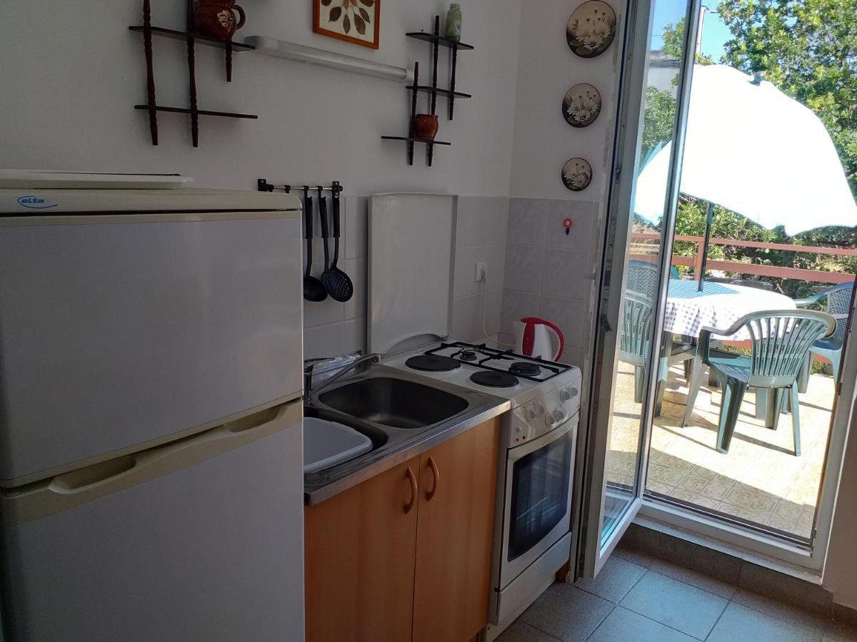 Beachfront House Nada - Happy Rentals Karlobag Exterior foto