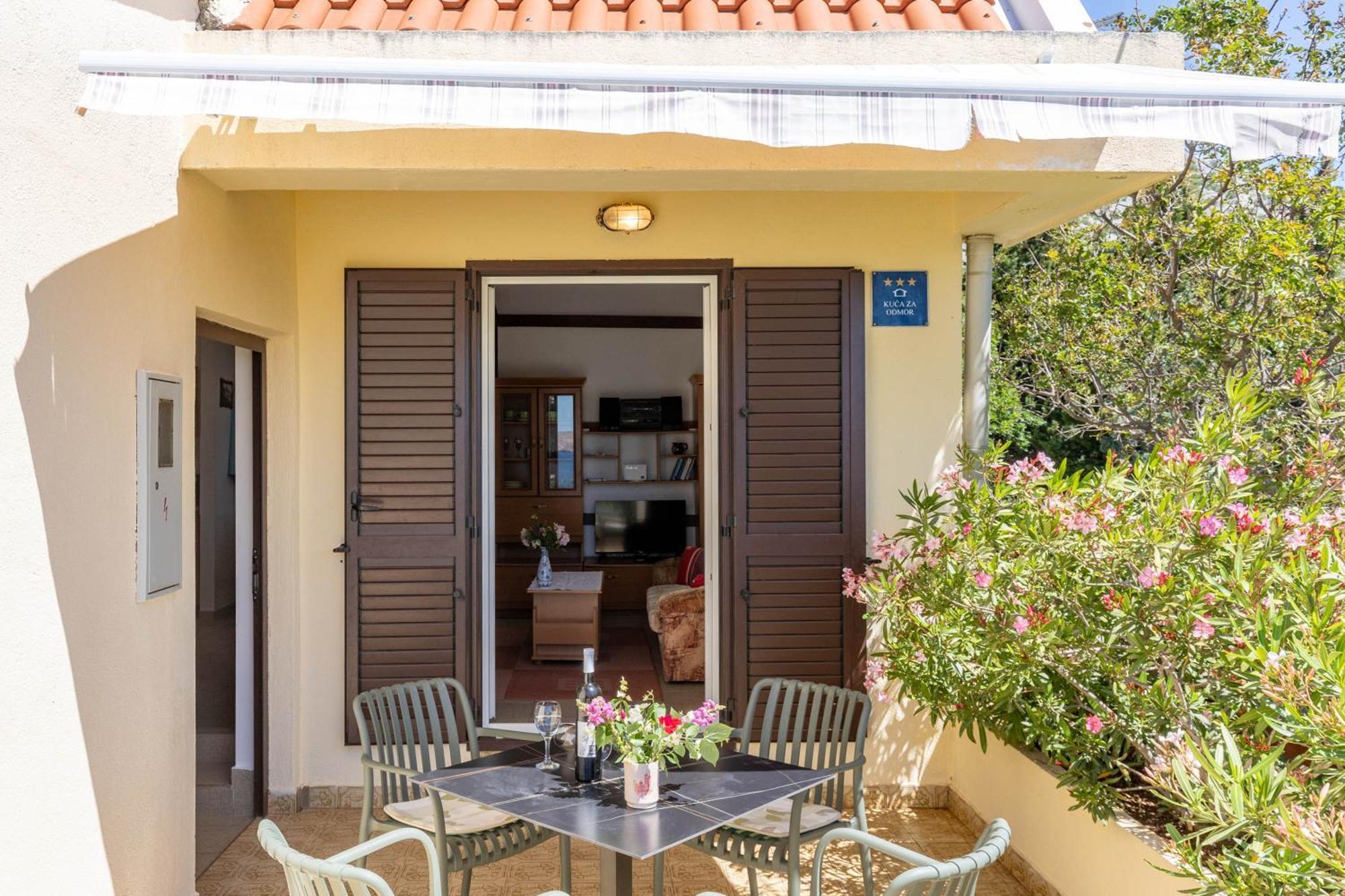 Beachfront House Nada - Happy Rentals Karlobag Exterior foto